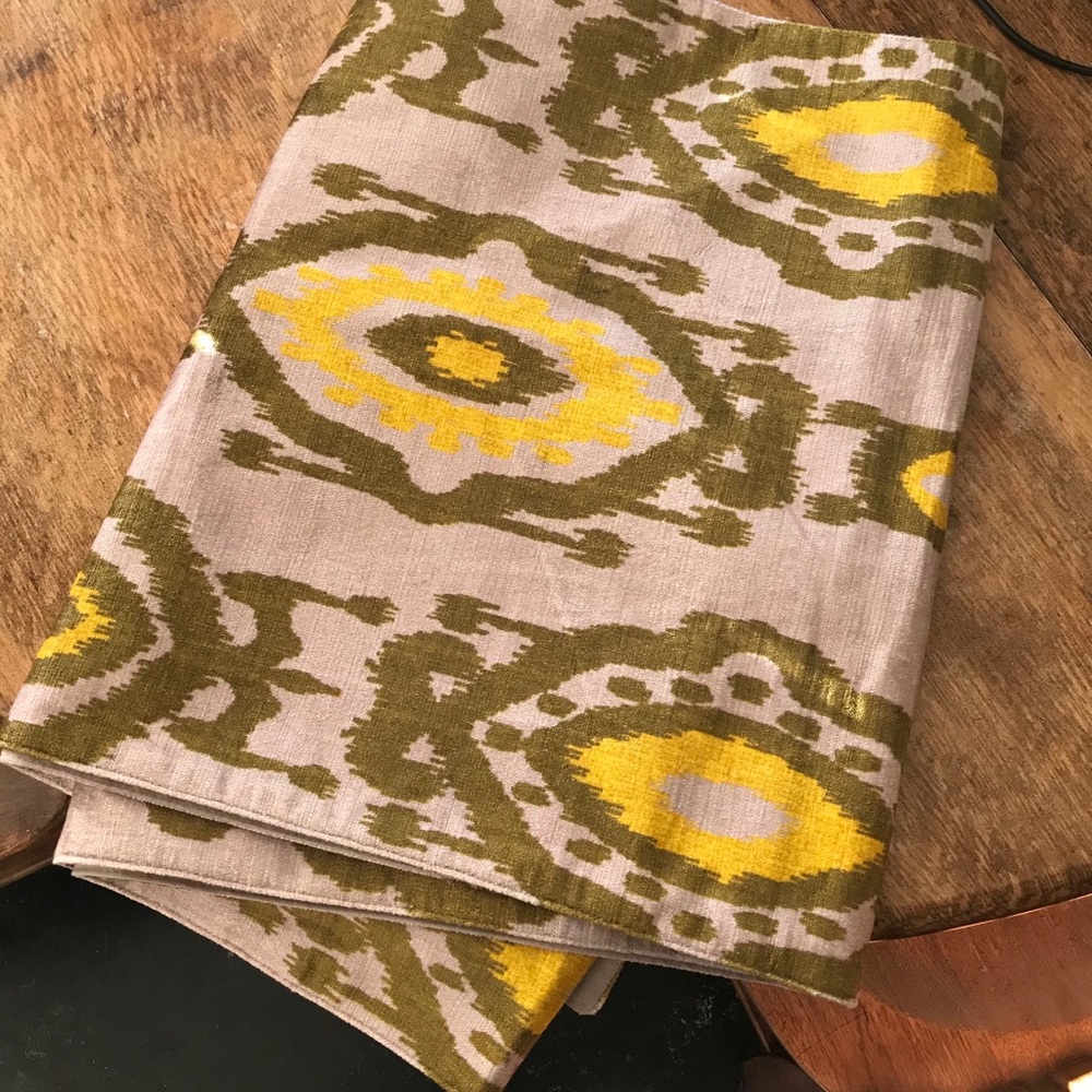 Table Runner